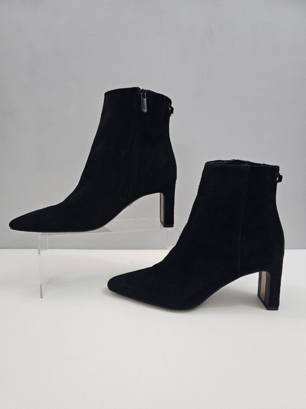 Sam Edelman Saige Ankle Bootie Womens 8 Black Suede Block Heel Pointed Toe - Picture 2 of 16